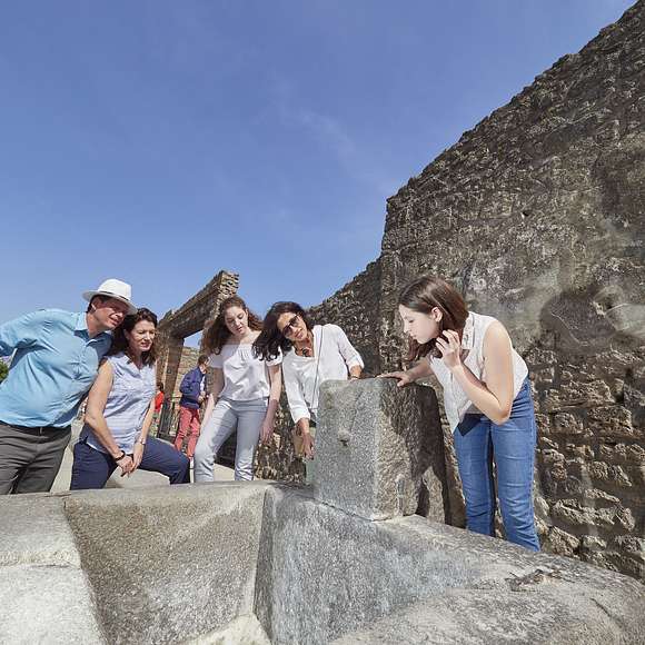 pompeii and herculaneum tour