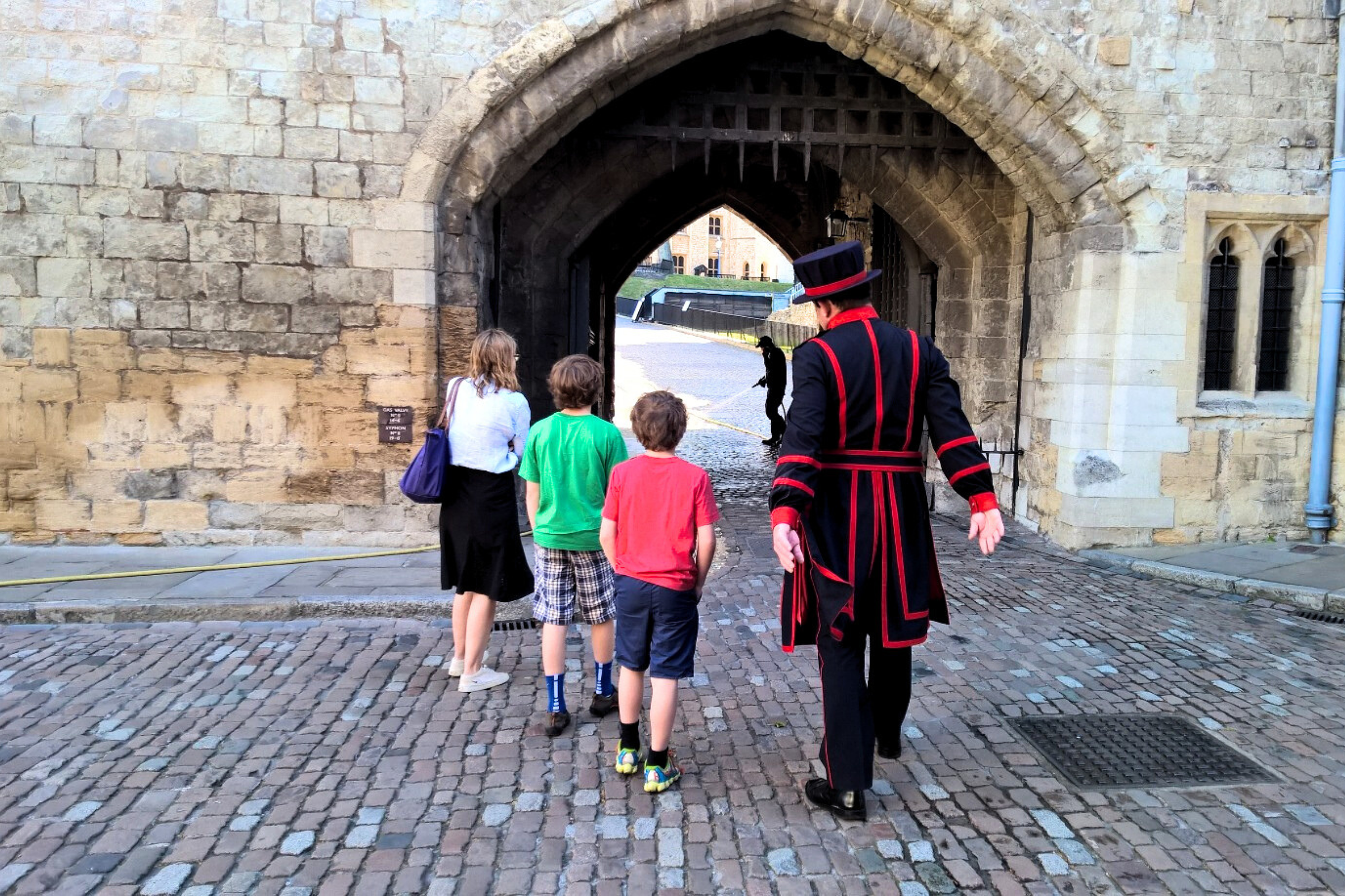 tower of london family tour