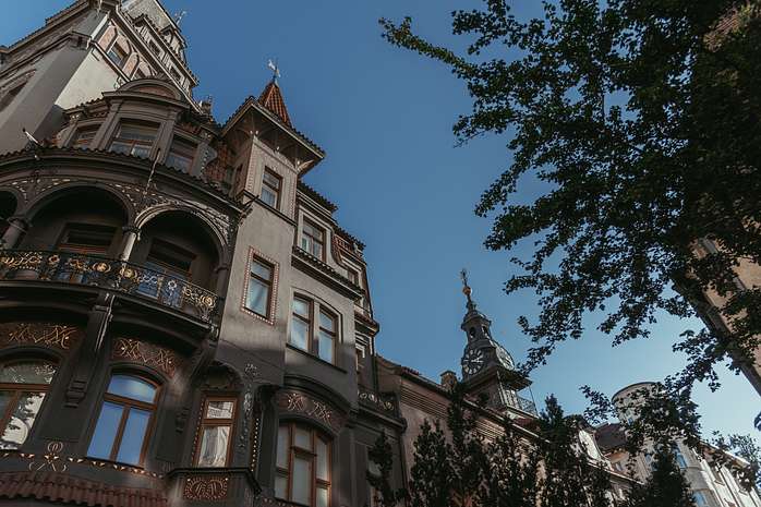 Art Nouveau in Prague Tour with the House of the Black Madonna