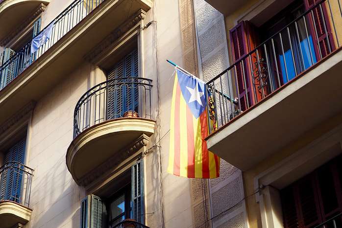 Catalan Independence in Barcelona Tour with the Gracia Neighborhood