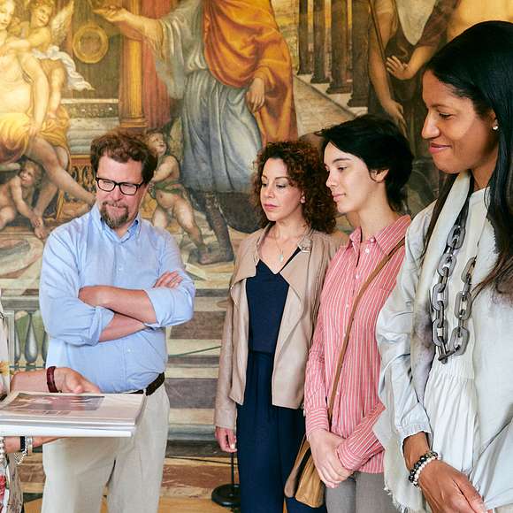 villa farnesina tour